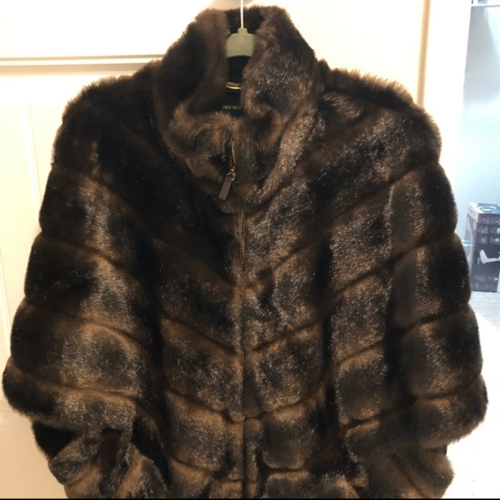 Jones new York fur zip coat